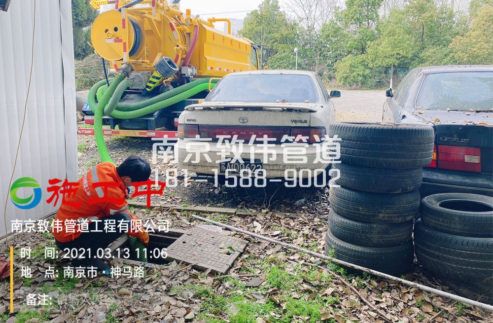 321莲花南苑工厂清掏化粪池